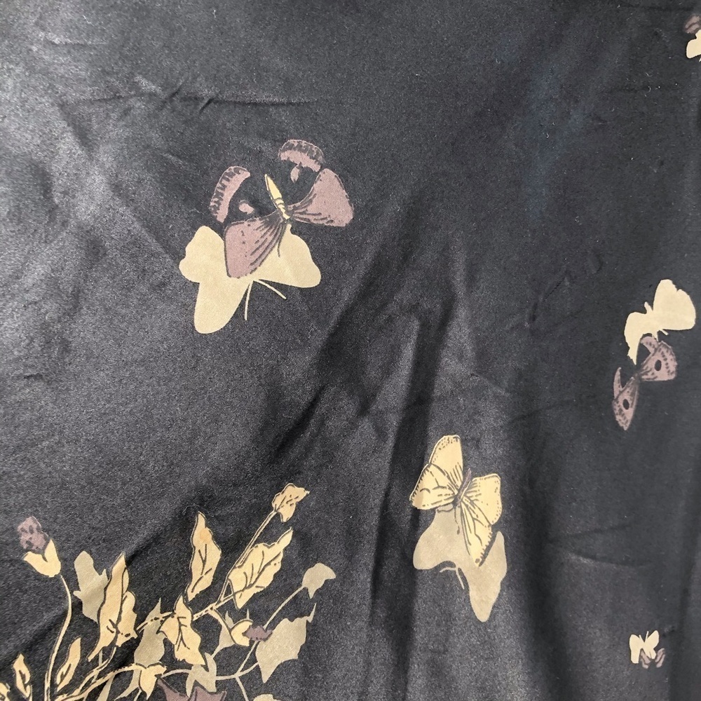Silk A shape black with butterfly print skirt - Picture 3 of 12